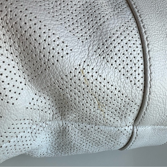 Authentic Chanel Leather Tote in Excellent Condition - Picture 12 of 14